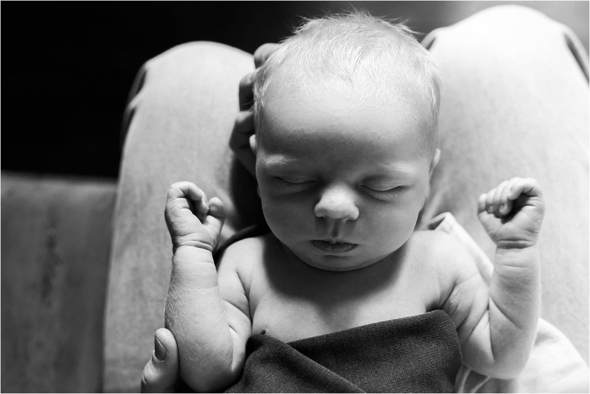 pittsburgh lifestyle newborn photography