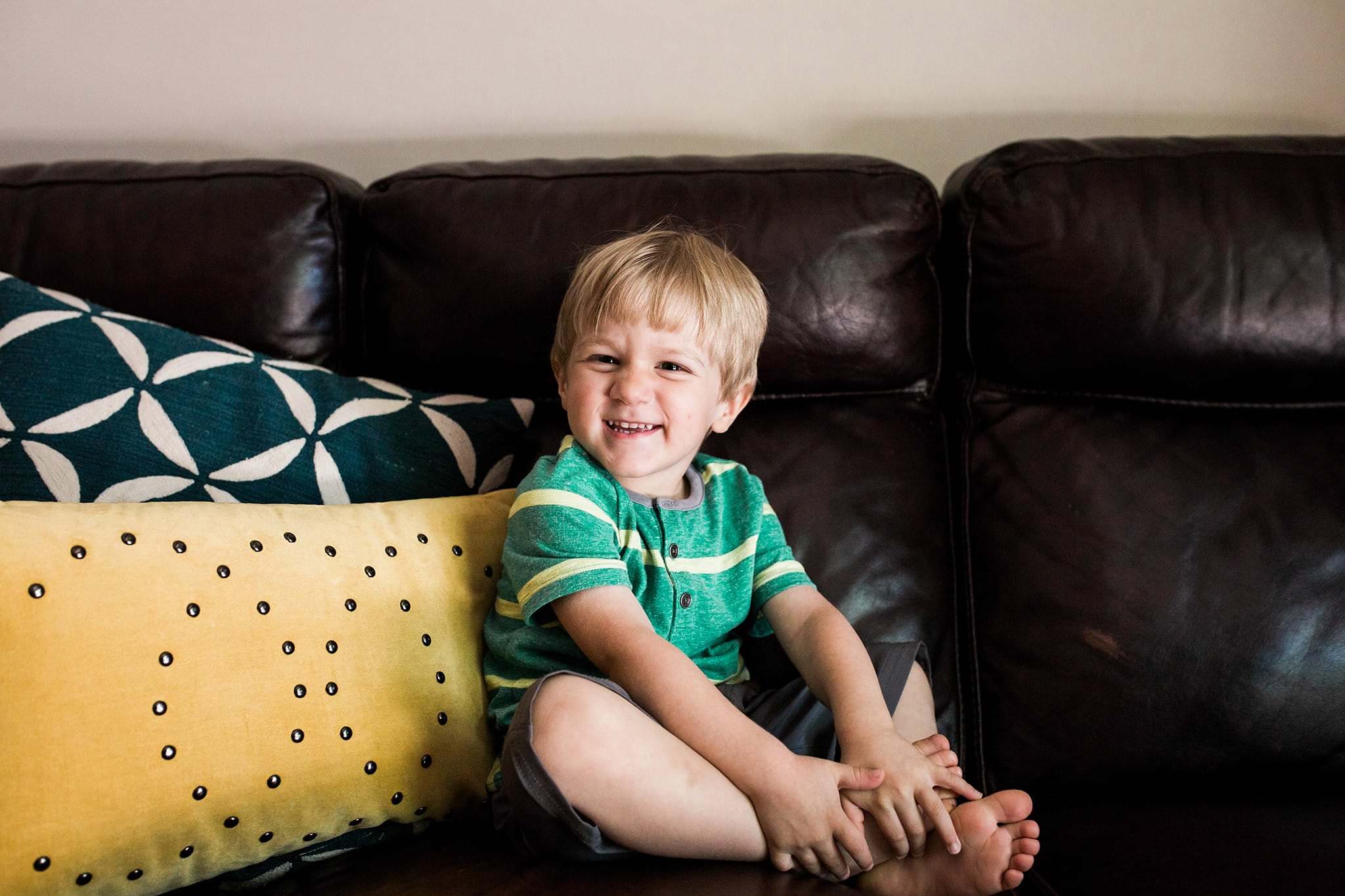 big brother photos at newborn session