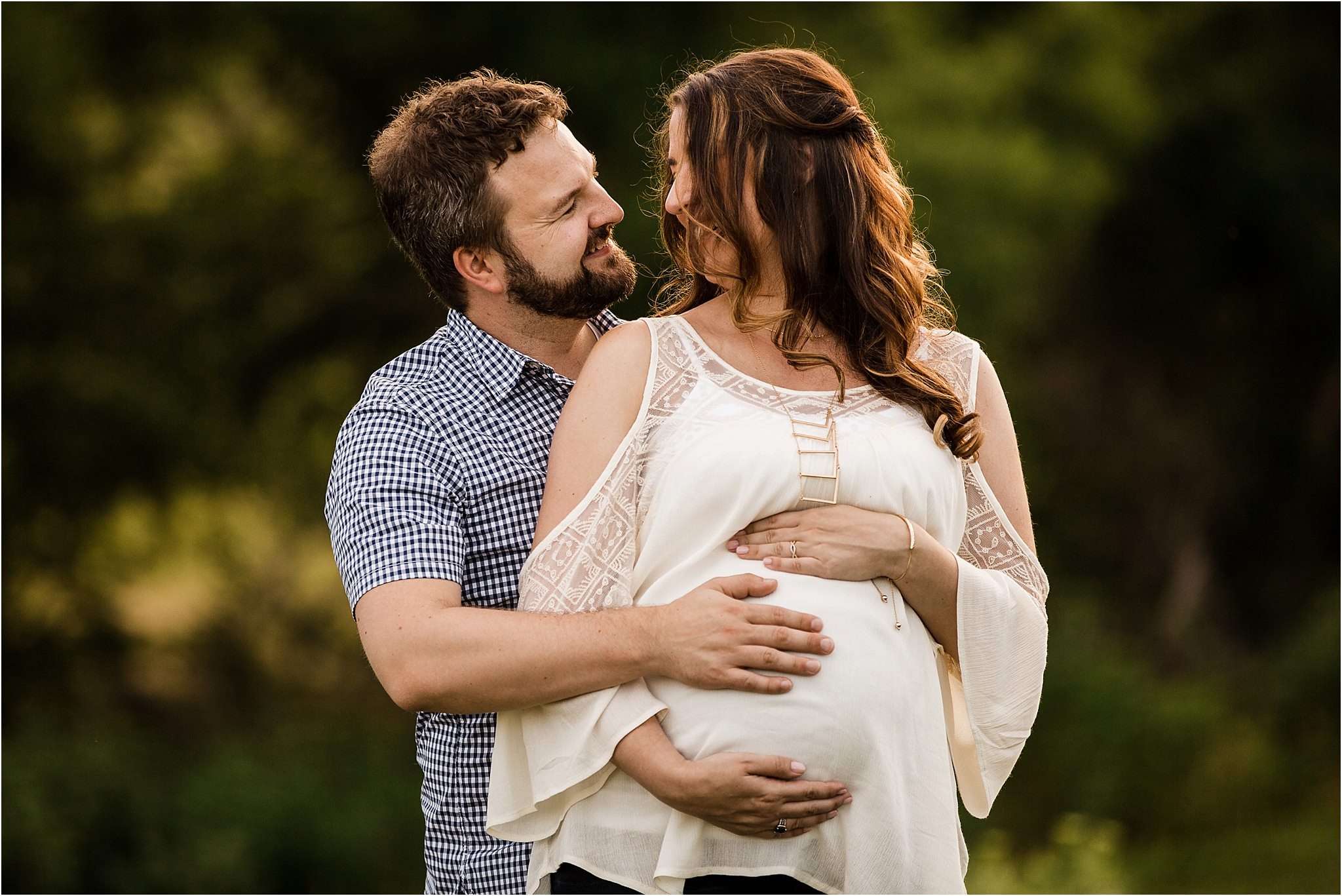 Husband and wife maternity photos at Pittsburgh farm