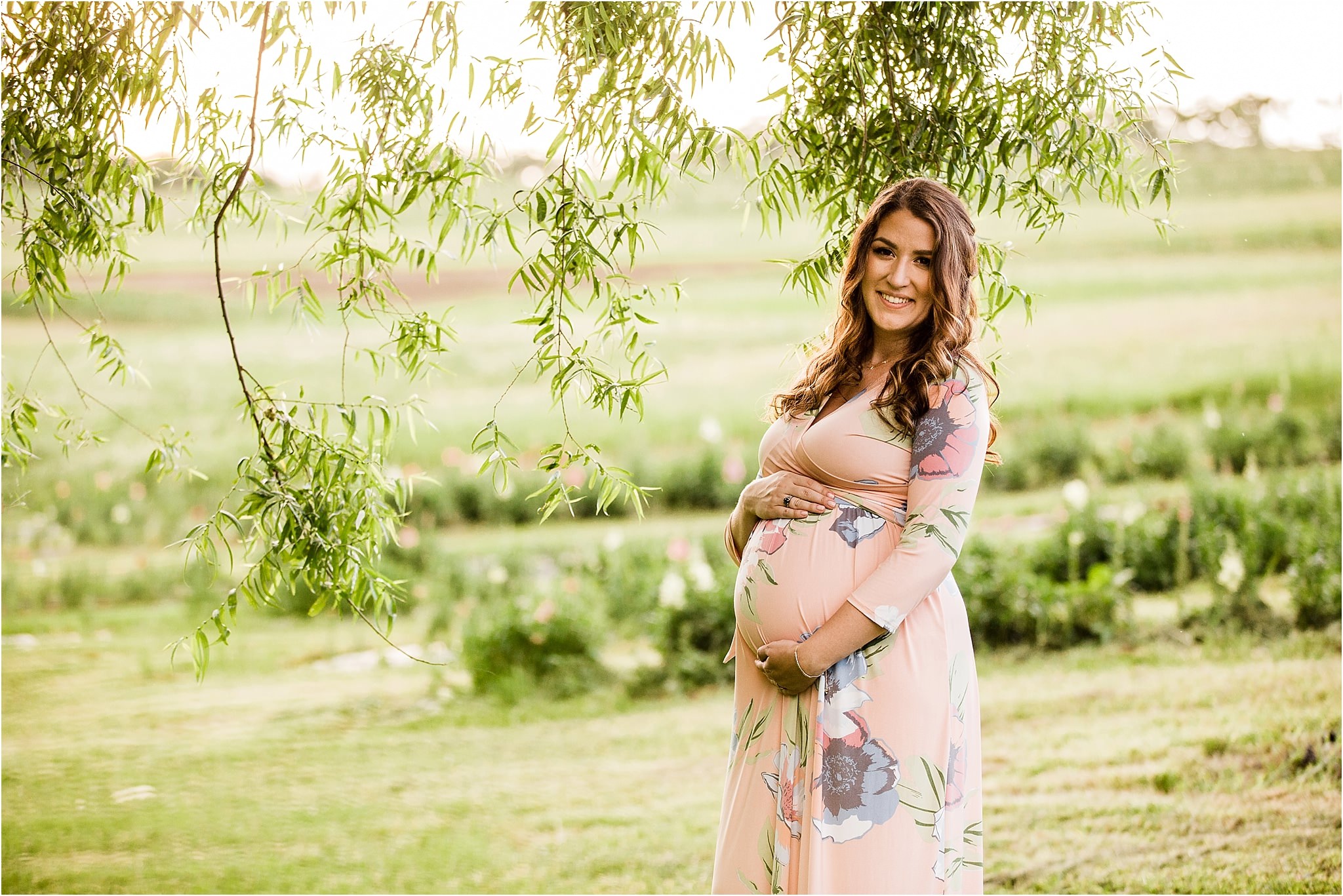 gorgeous maternity photo at Simmons Farm in Pittsburgh PA