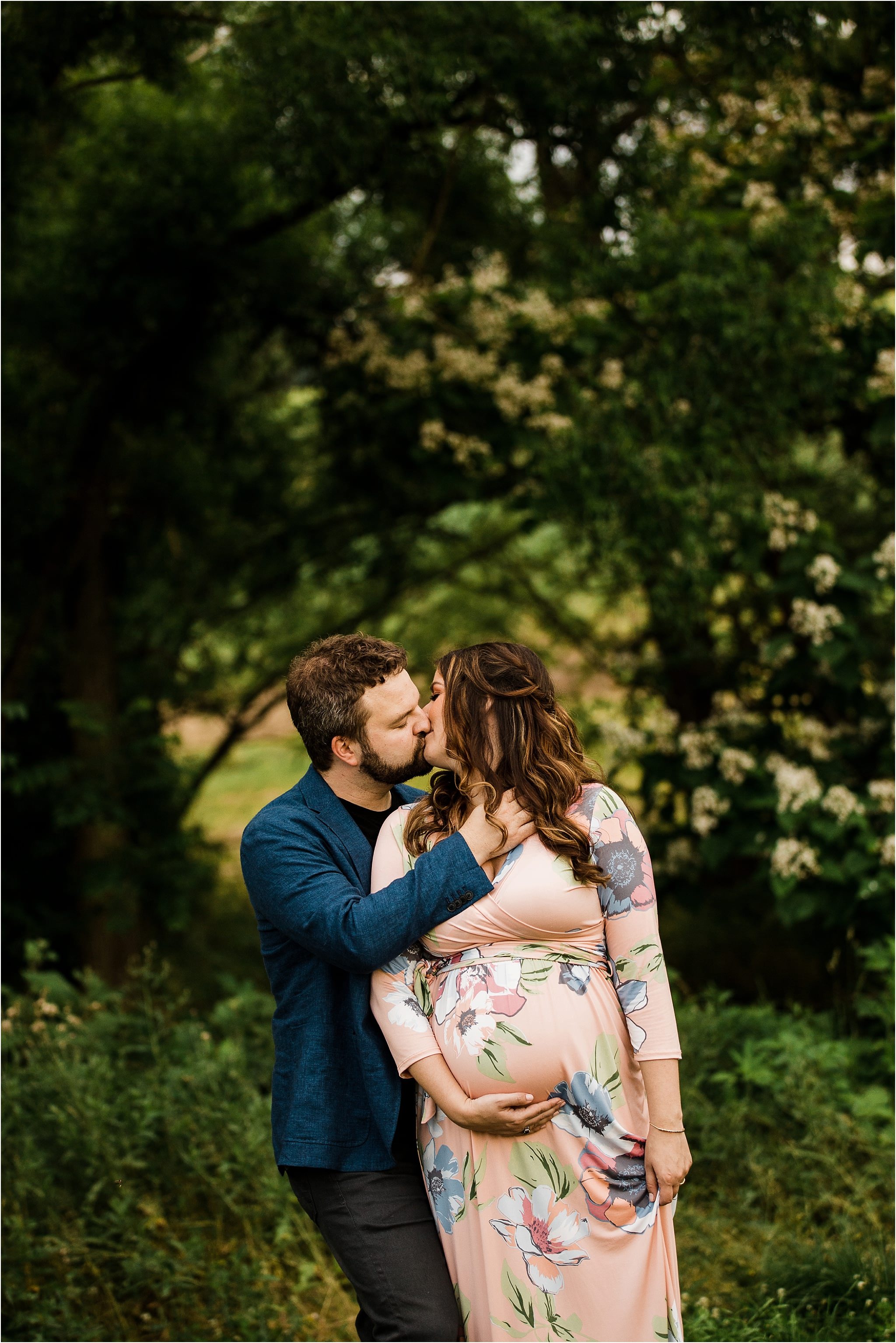 Husband and wife maternity photos at Pittsburgh farm