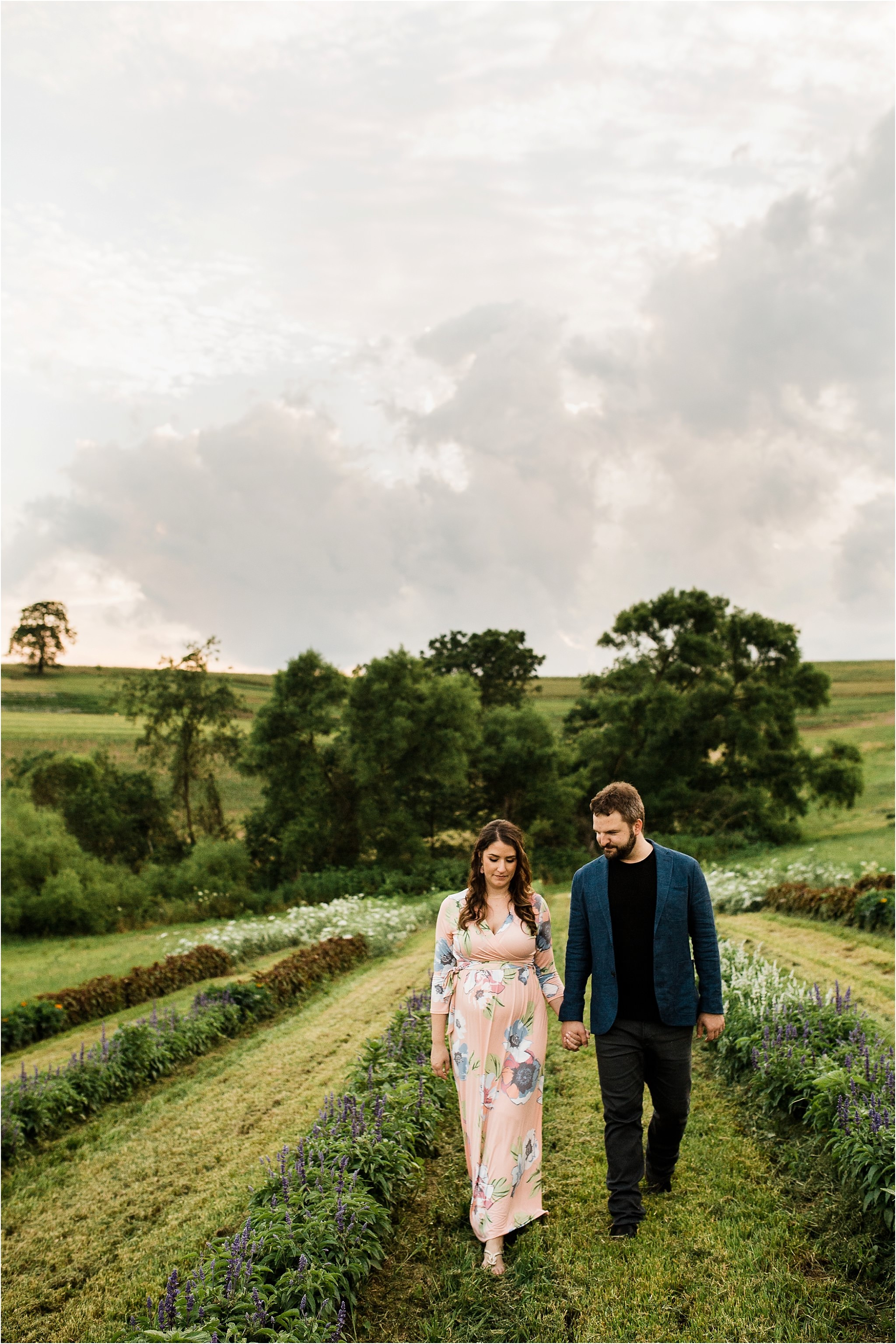 Husband and wife maternity photos at Pittsburgh farm