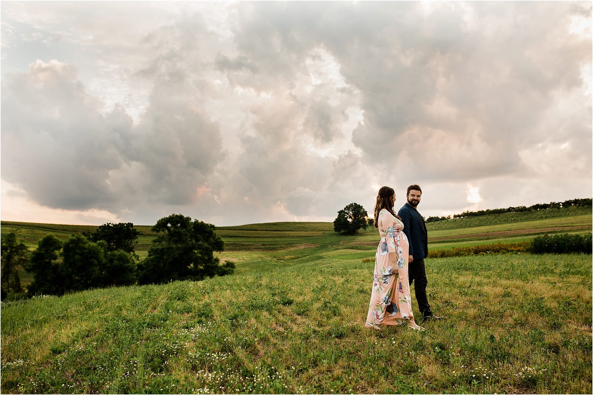 Husband and wife maternity photos at Pittsburgh farm