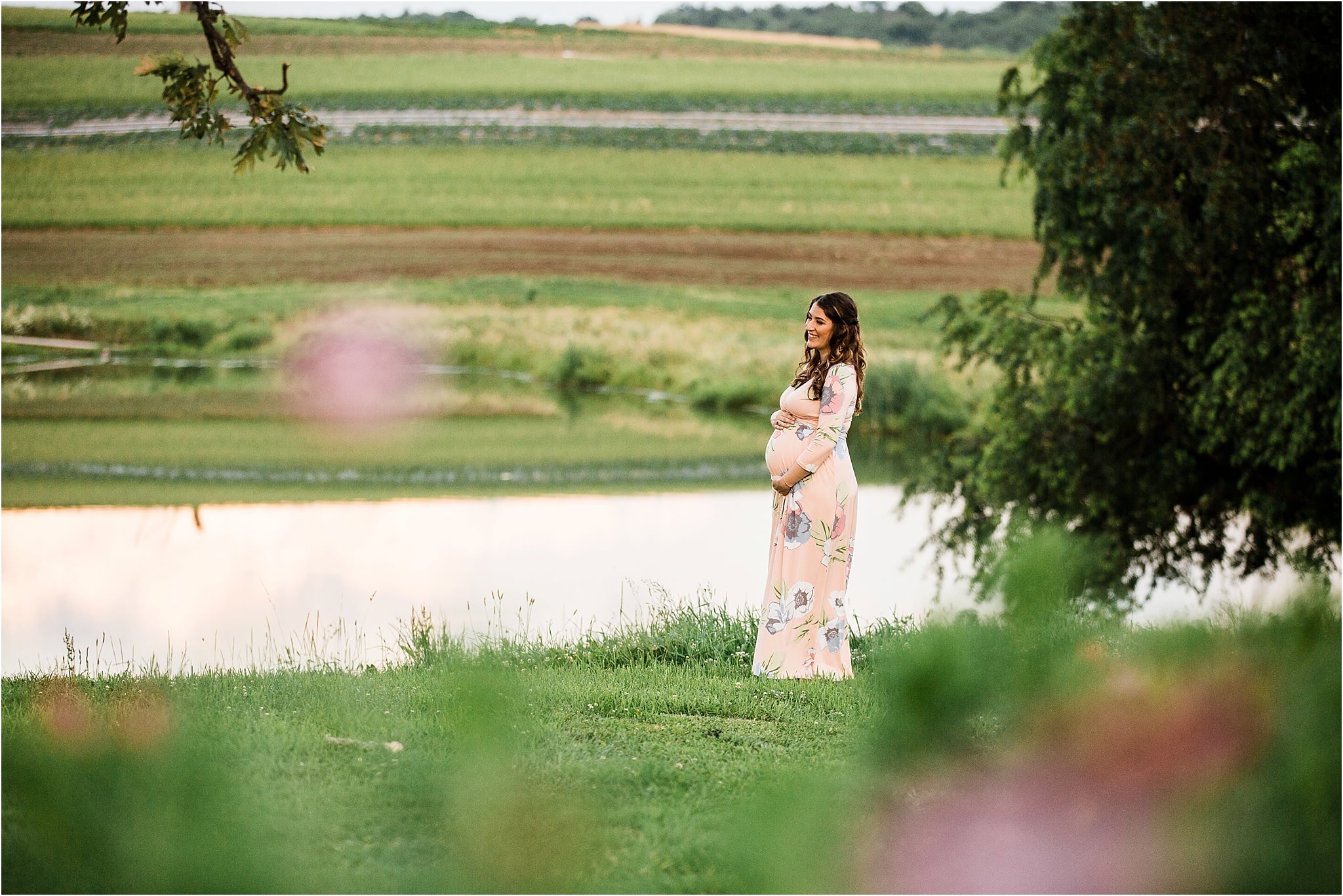 gorgeous maternity photo at Simmons Farm in Pittsburgh PA