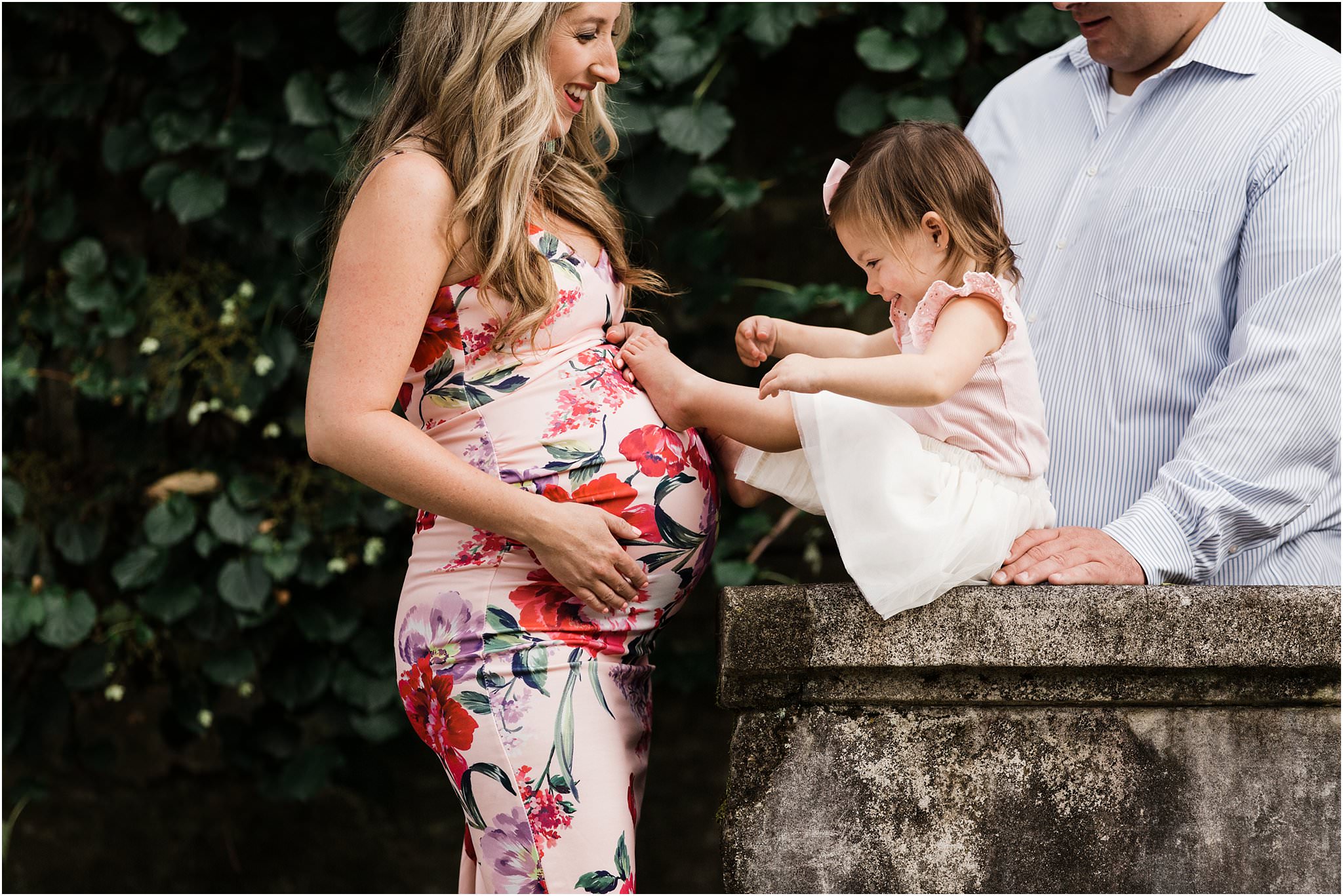 sibling reaction to mothers baby bump