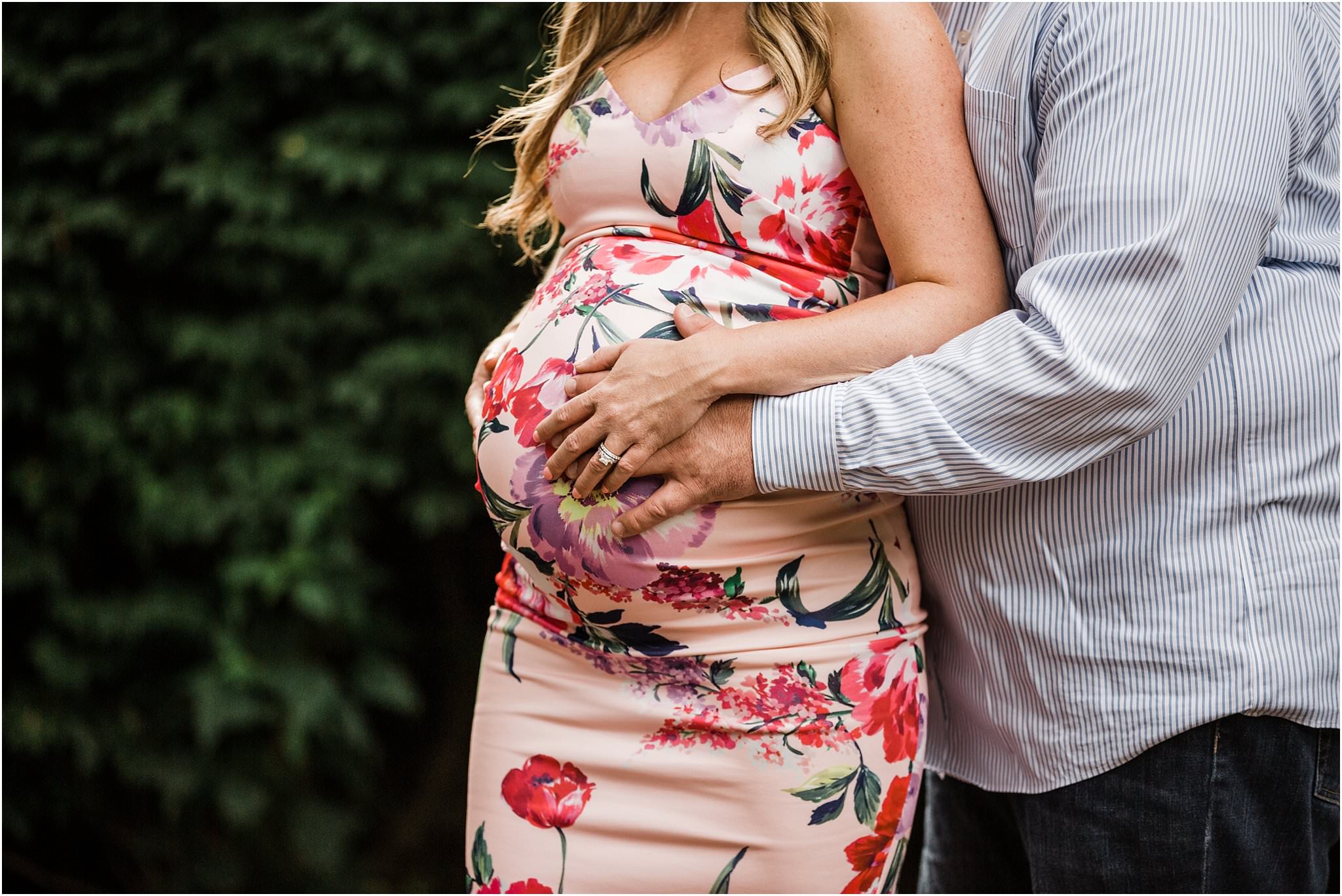 floral maternity dress bump photo