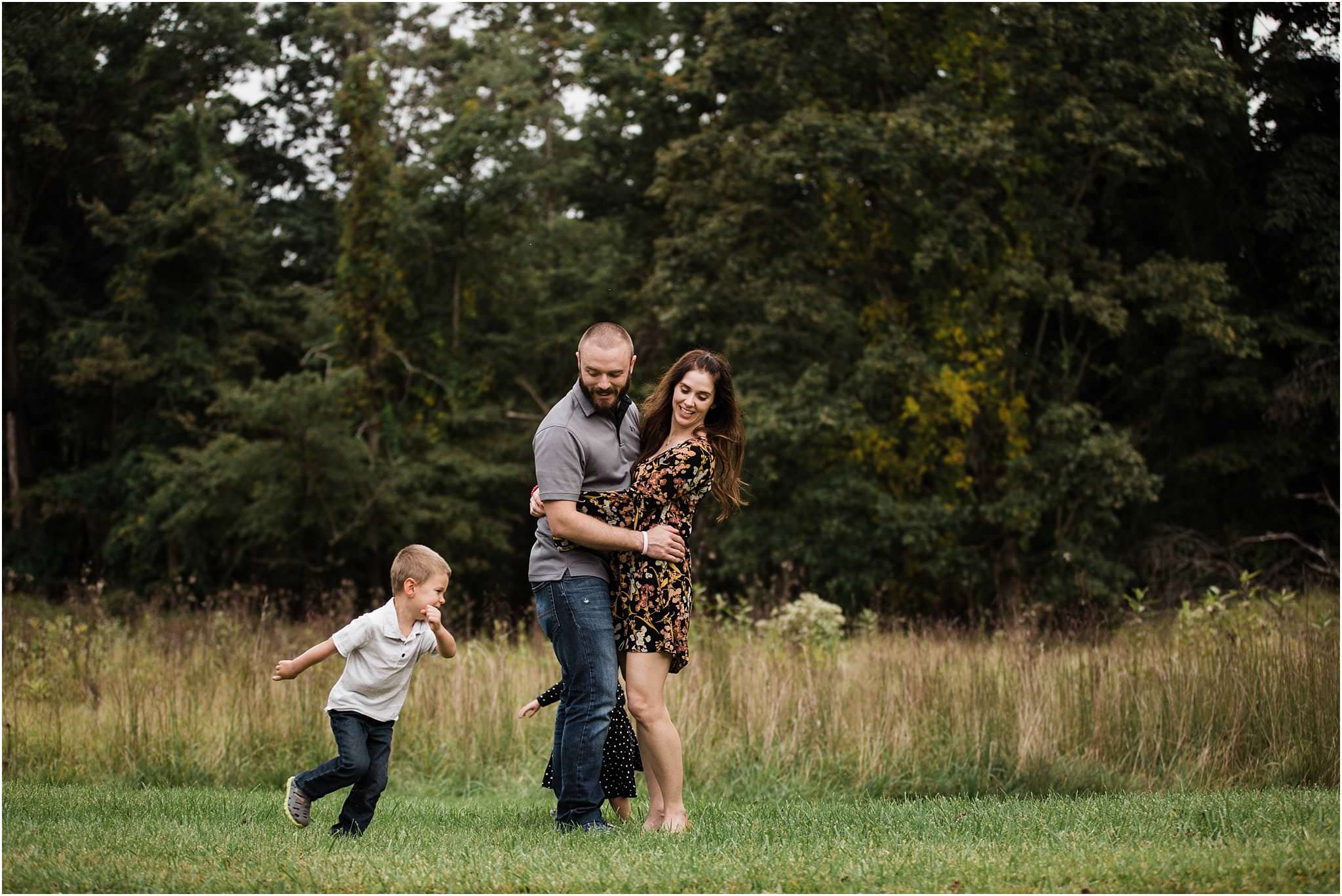 children running around parents