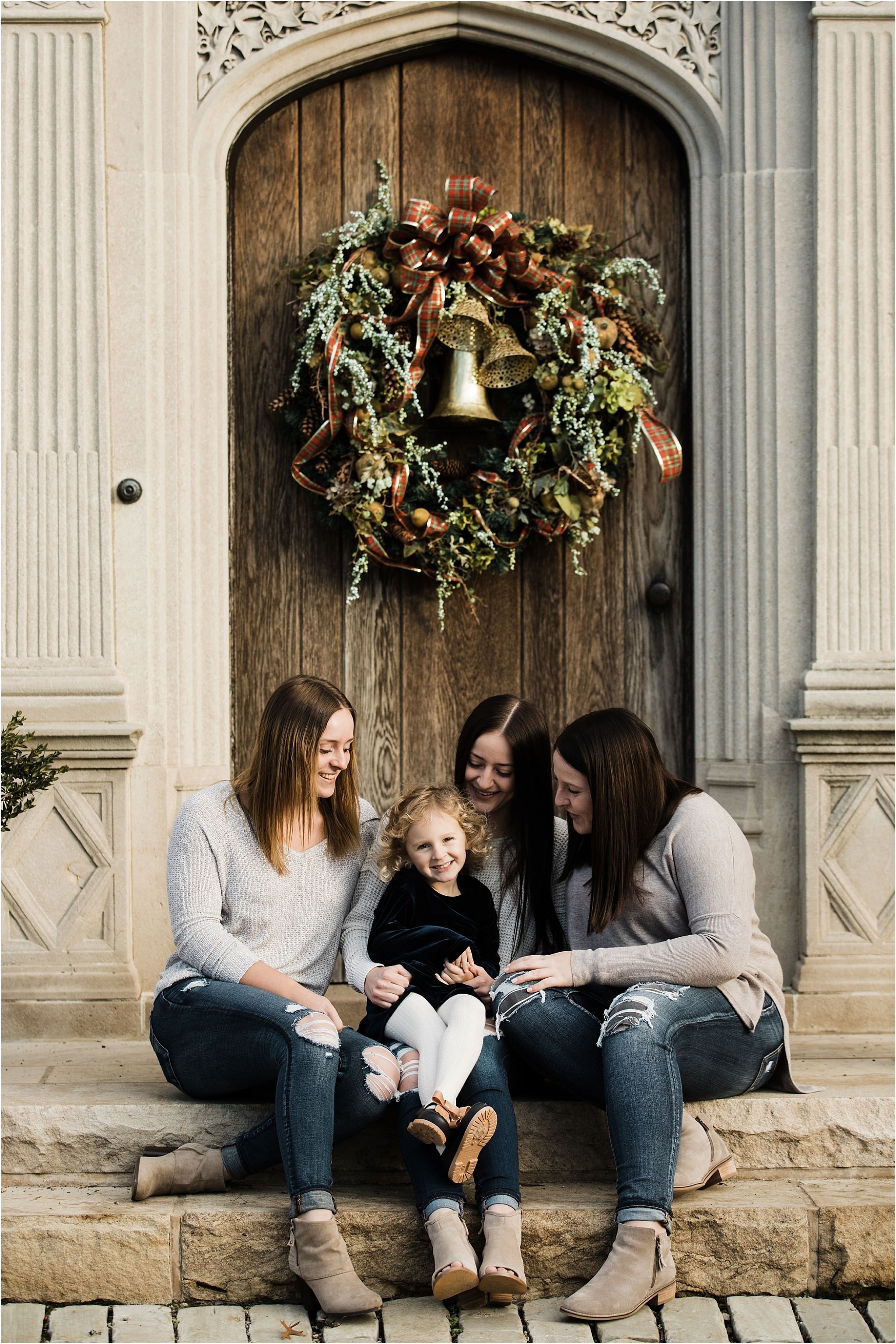 Natural, laid back and fun family photos at Hartwood Acres in Pittsburgh
