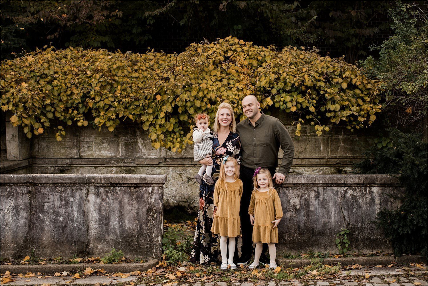 fall family portrait in Pittsburgh PA