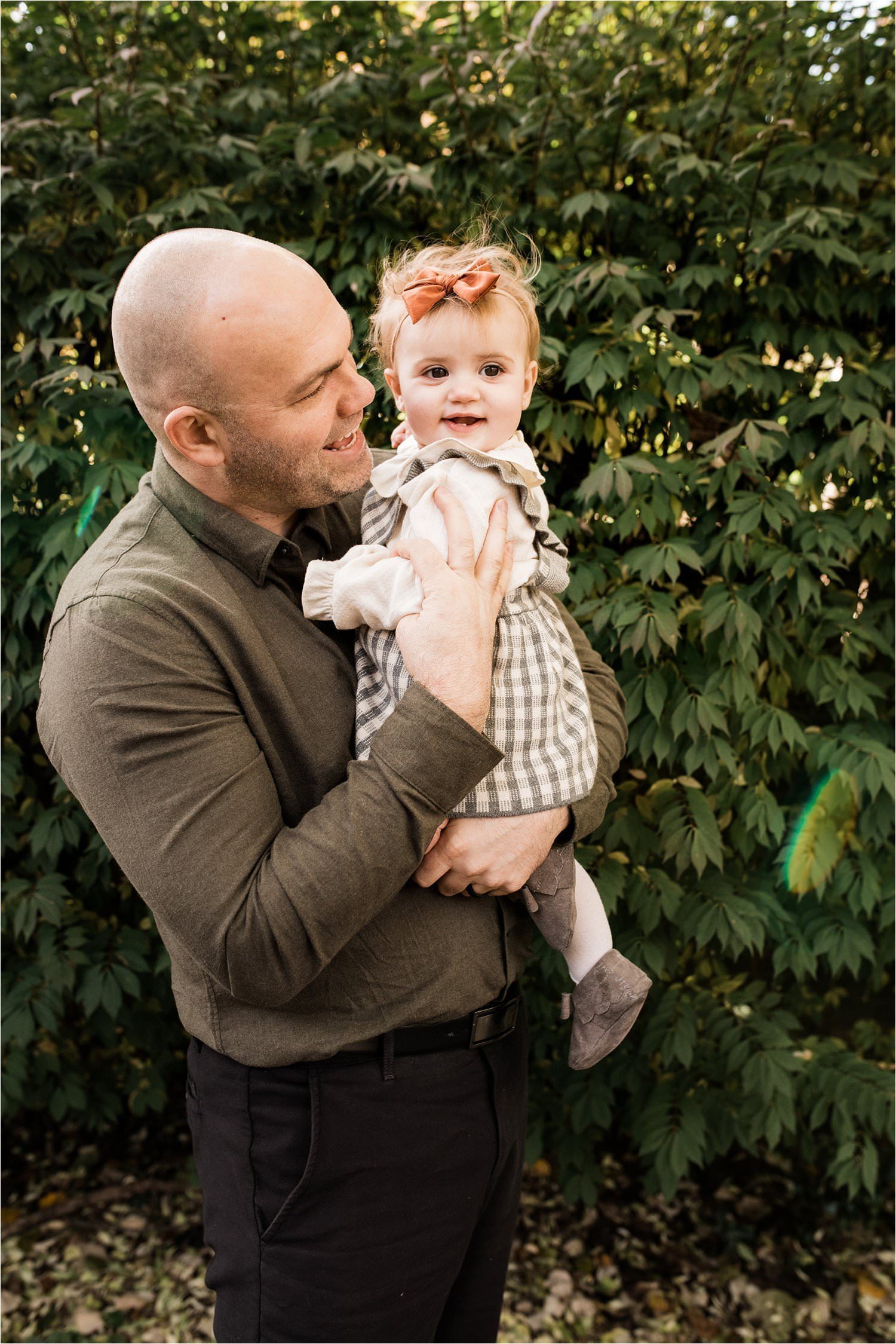 father and daughter photo during fall family photo session