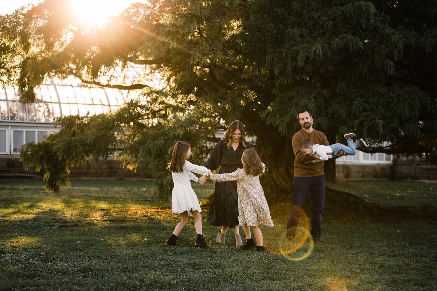 relaxed and fun golden hour family photography