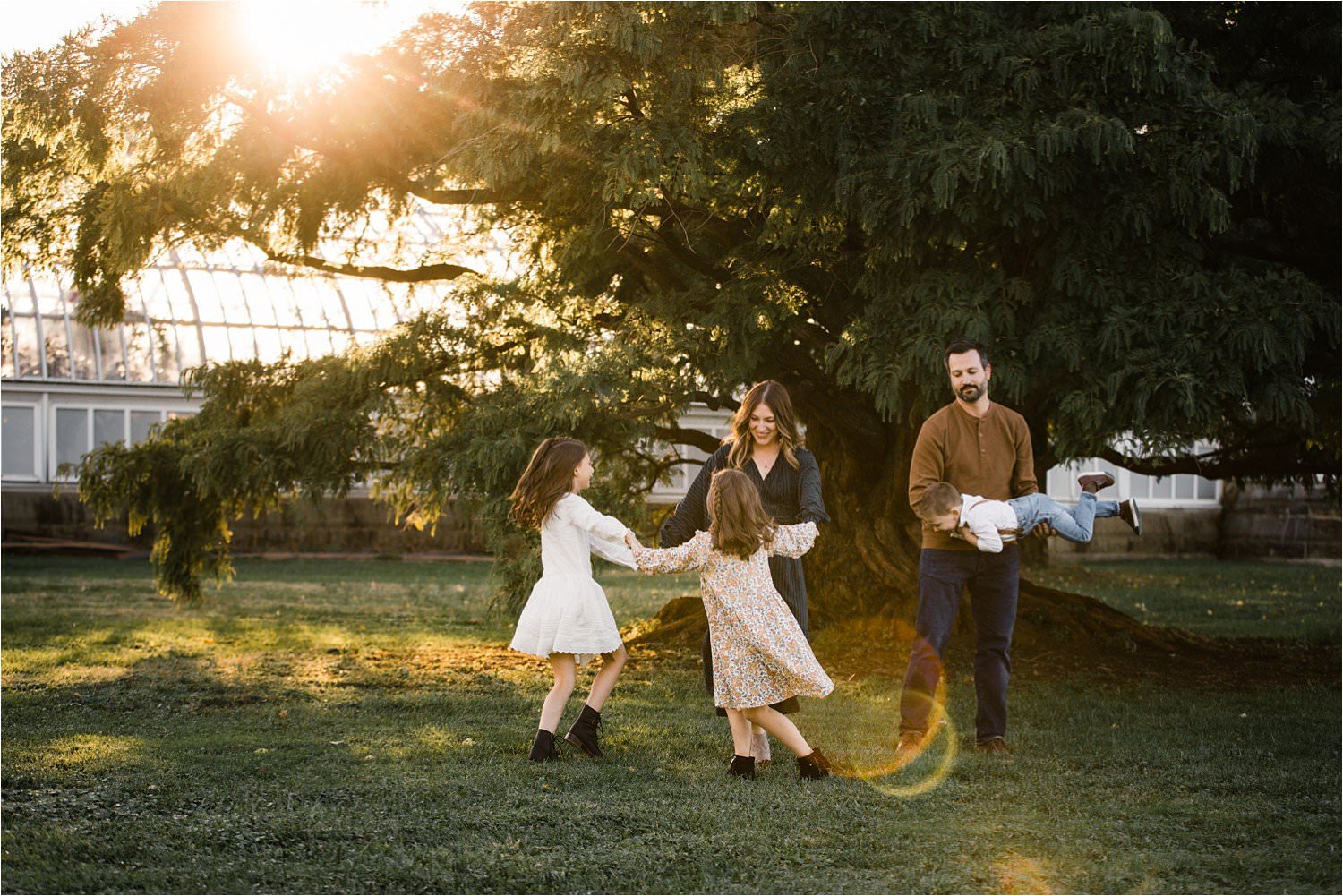 relaxed and fun golden hour family photography